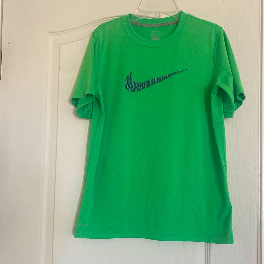 NIKE | Dri-Fit Tee | Boys Large
